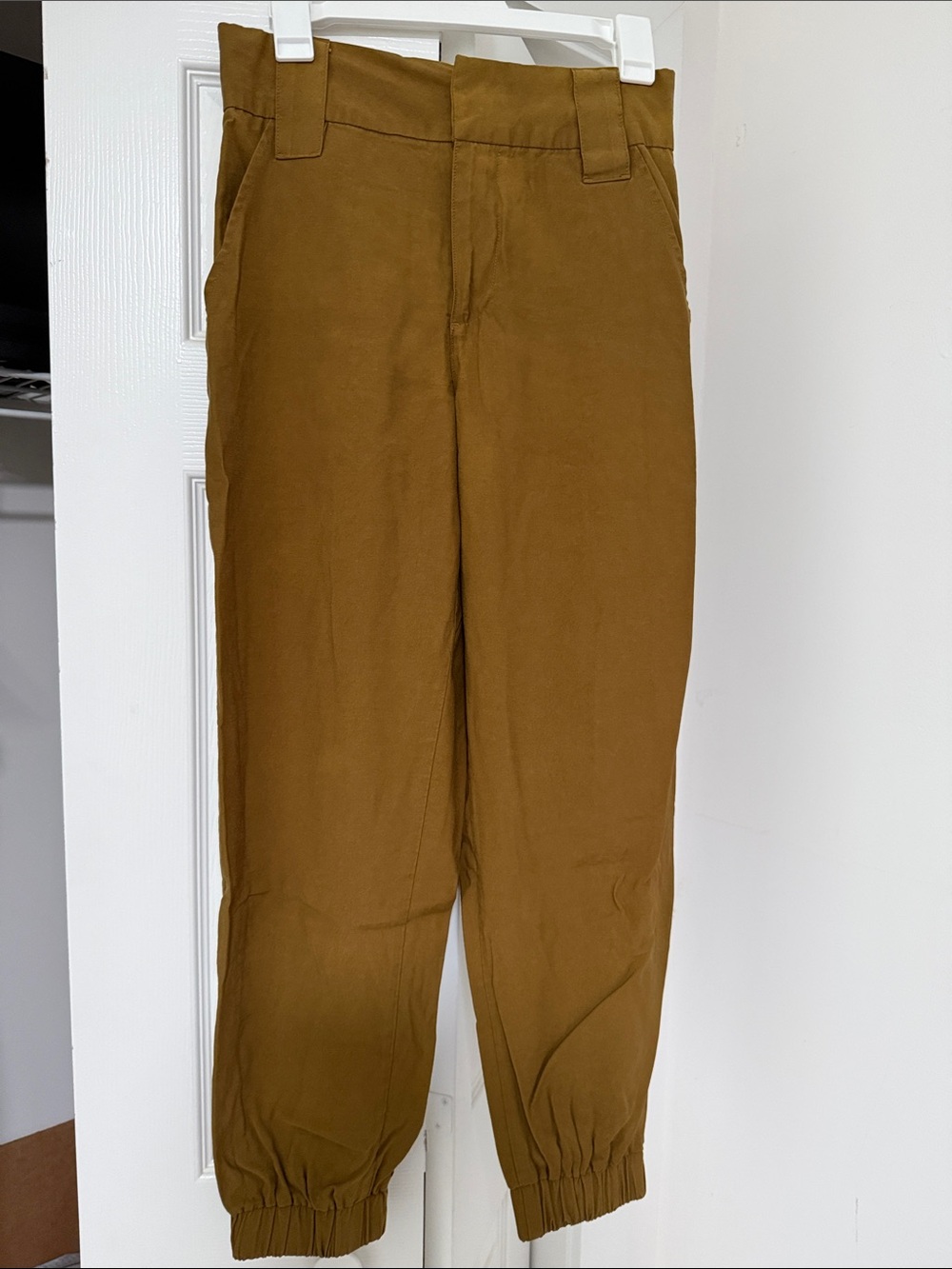 Forever 21 Cropped Elastic-Hem Pants in Mustard Brown